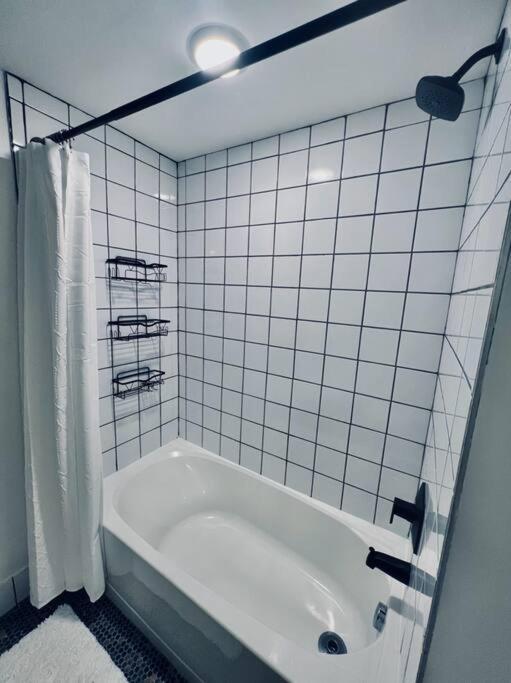 Апартаменты Urban Oasis, Otr Near Casino & Downtown! - 2 Beds Цинциннати Экстерьер фото